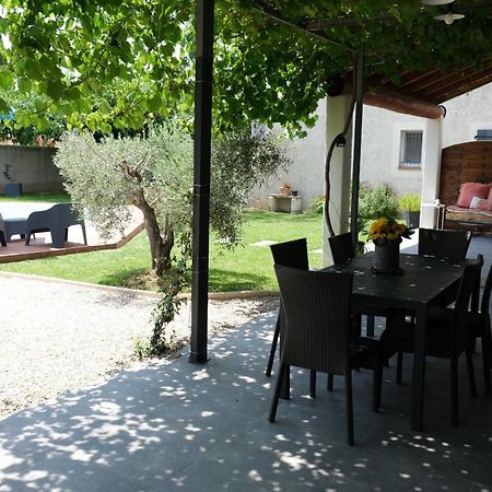 Вілла Very Pleasant House With Swimming Pool In Mouries, Near Les Baux De Provence In The Alpilles - 6 People Екстер'єр фото