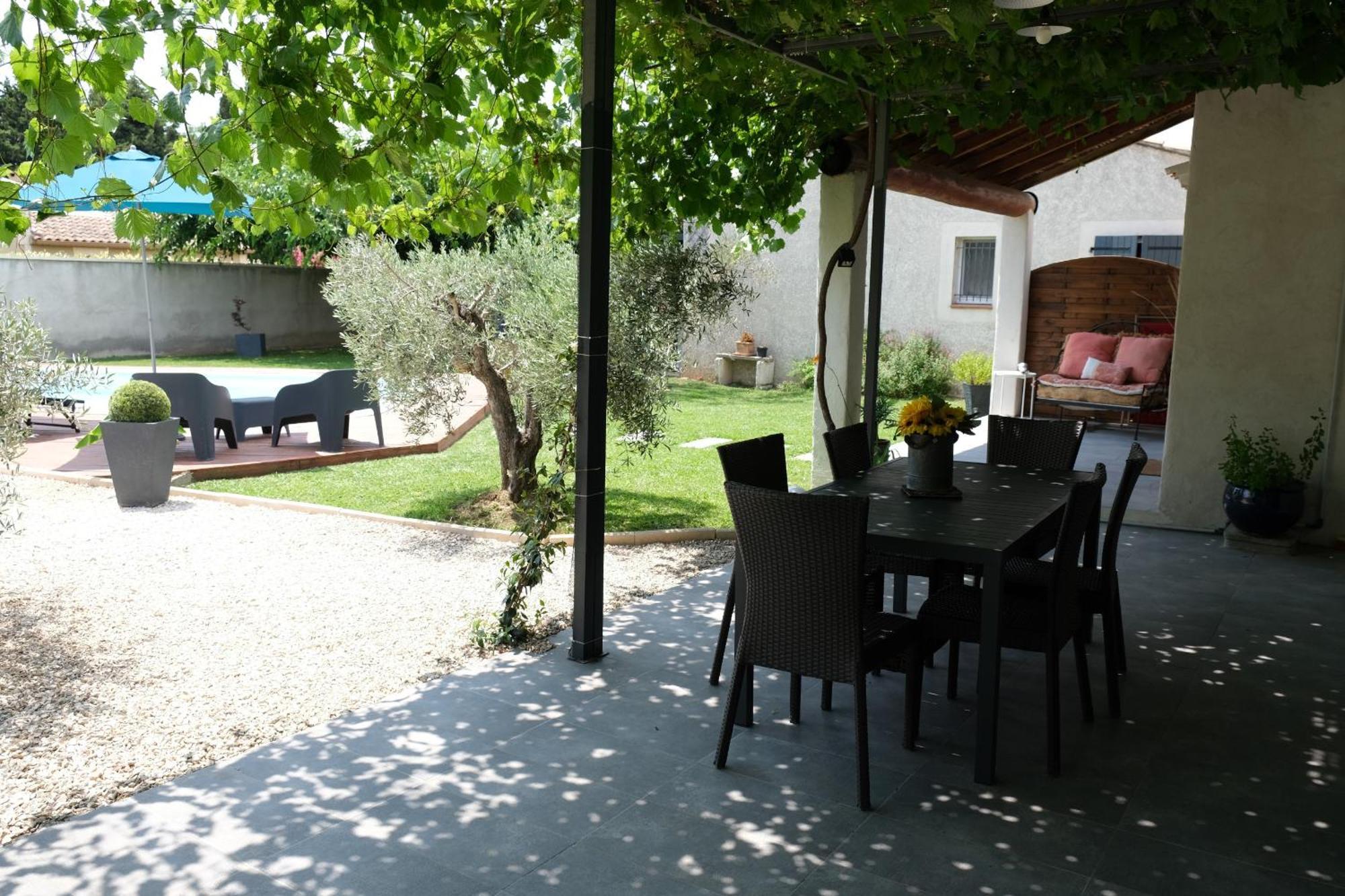 Вілла Very Pleasant House With Swimming Pool In Mouries, Near Les Baux De Provence In The Alpilles - 6 People Екстер'єр фото